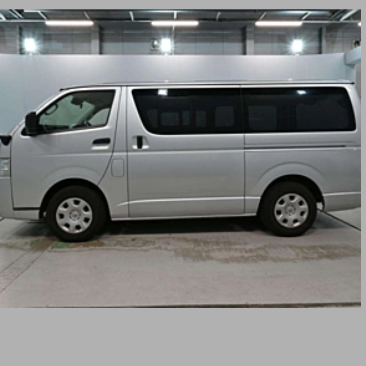 TOYOTA HIACE GL 2022